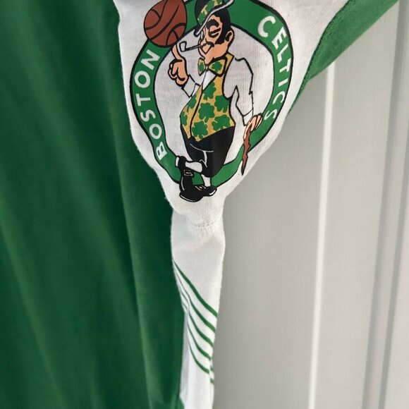 Boston Celtics Basketball Shirt: Size Medium - Picture 3 of 4